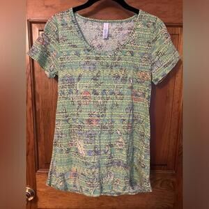 LuLaRoe Classic T Shirt Green Floral Red Blue High Low Scoop Neck Soft XXS NWT